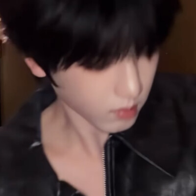 没得事我们切芳草地打篮球