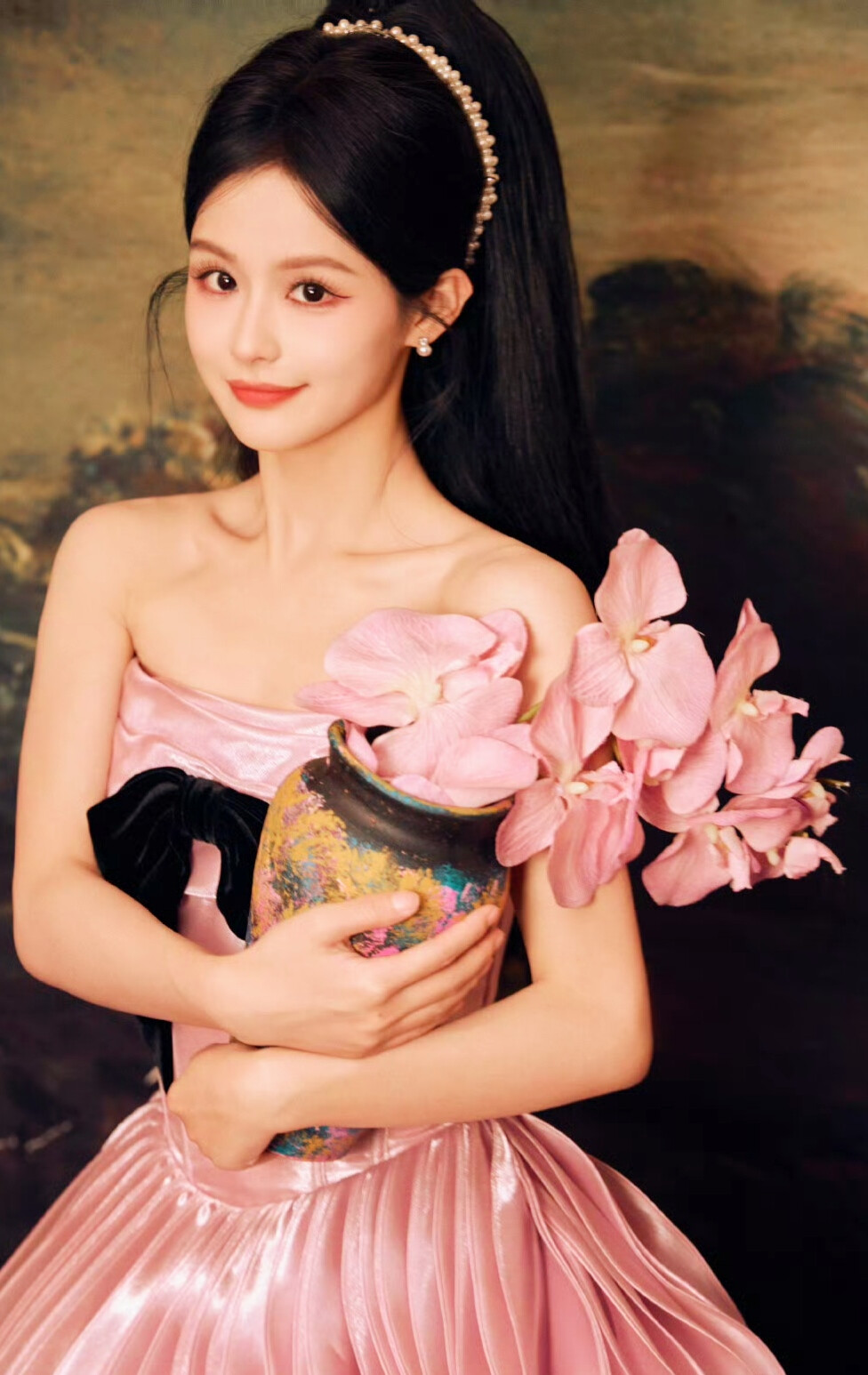 余茵