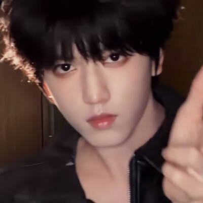 没得事我们切芳草地打篮球