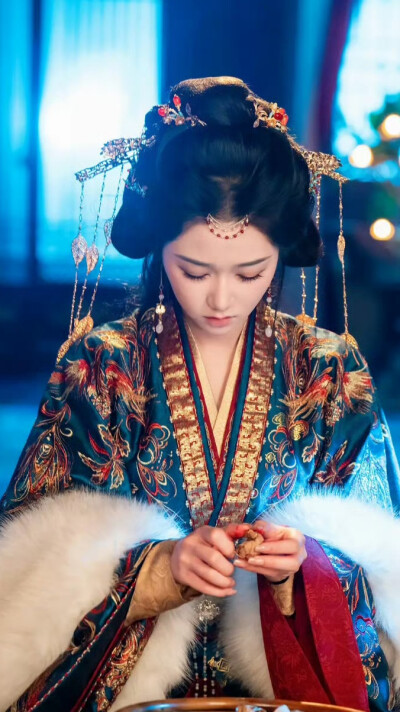 龙榻换人 我和假皇帝共享江山 岳雨婷