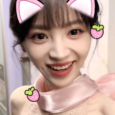本世纪最萌草莓猫猫，点进来有木有贴纸滴！