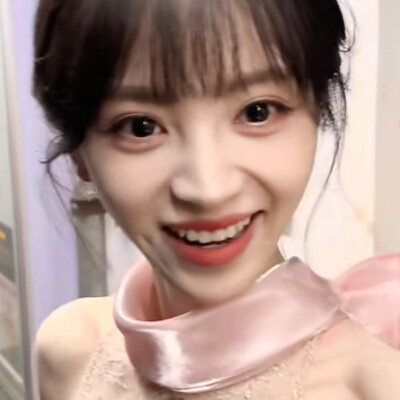 本世纪最萌草莓猫猫，点进来有木有贴纸滴！