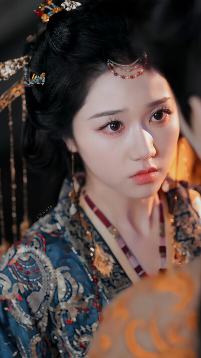 龙榻换人 我和假皇帝共享江山 岳雨婷