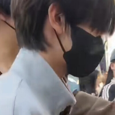 牵着你的手，走遍世界都不够