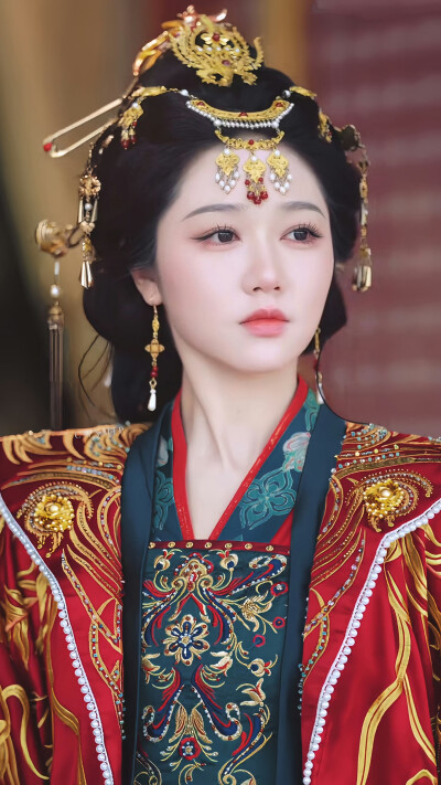 龙榻换人 我和假皇帝共享江山 岳雨婷