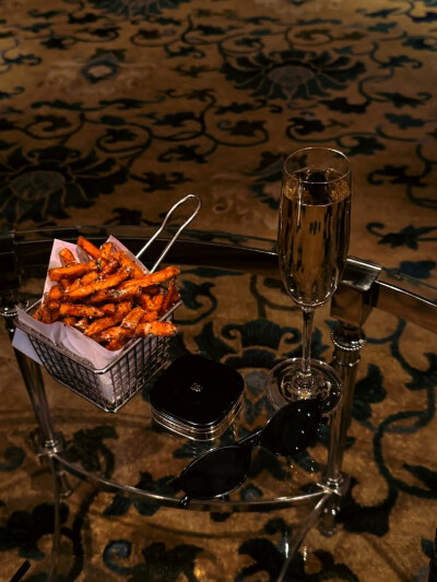 日常
I love Gucci more than Chanel.