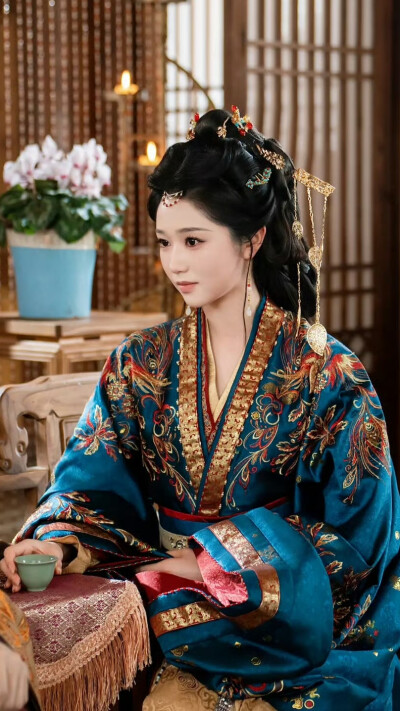 龙榻换人 我和假皇帝共享江山 岳雨婷