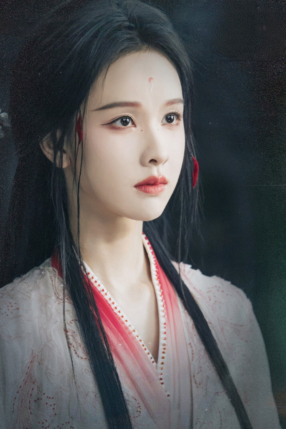 月鳞绮纪 陈都灵∣雾妄言