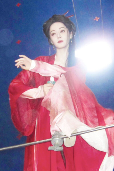 白日提灯 迪丽热巴∣贺思慕