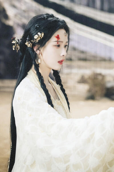 月鳞绮纪 陈都灵∣雾妄言