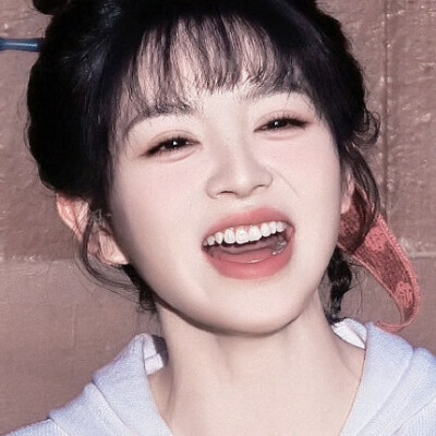 把我心都弄乱了还在那里萌萌的笑！