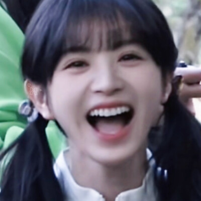 把我心都弄乱了还在那里萌萌的笑！