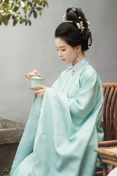 婆媳联手，侯府搬空 张楚萱∣林慧