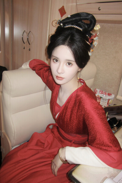 抱新郎 孟娜∣黄柳