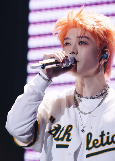 王栎鑫260425“X”巡回演唱会南京收官站