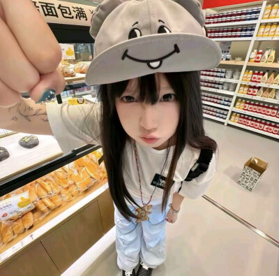 (⸝⸝⸝ ╸▵╺⸝⸝⸝) ⋆⁺₊⋆ 女头