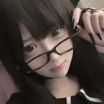 有一通电话分世界两边