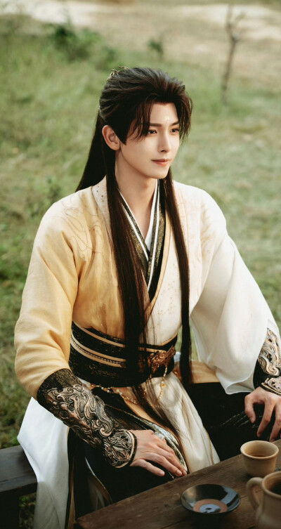 王以纶《佳偶天成》金轮