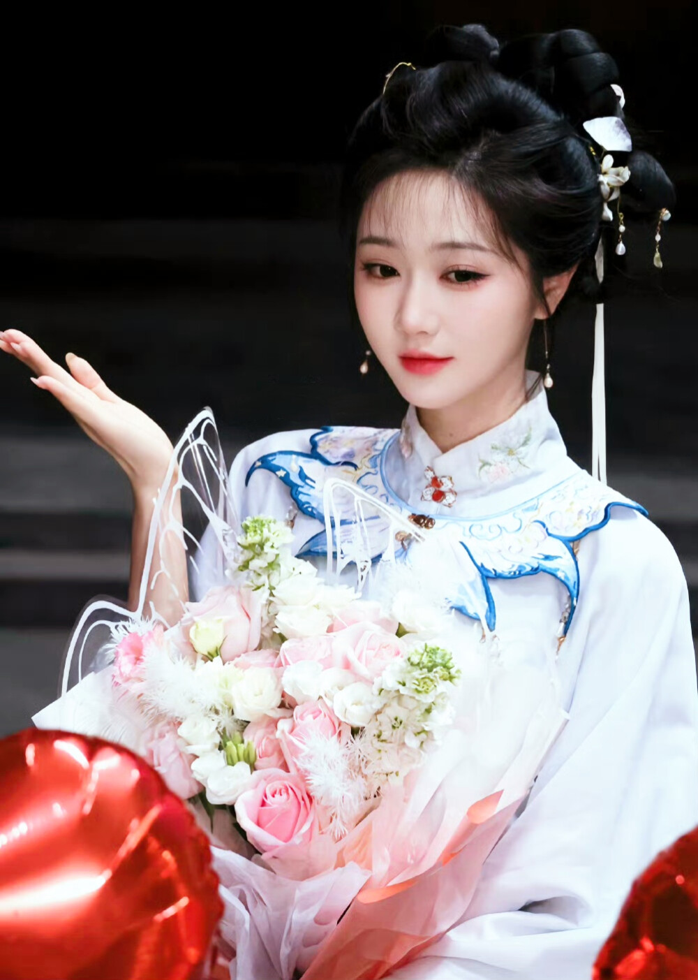 岳雨婷