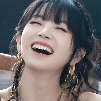 把我心都弄乱了还在那里萌萌的笑！