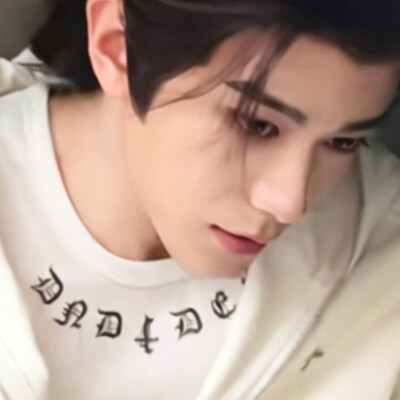 感觉这套又有点病娇味了