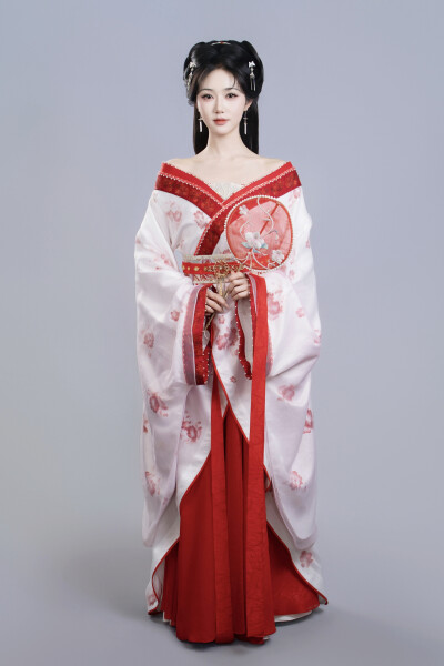 朱门春闺 岳雨婷∣季含漪