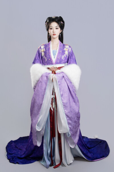 朱门春闺 岳雨婷∣季含漪