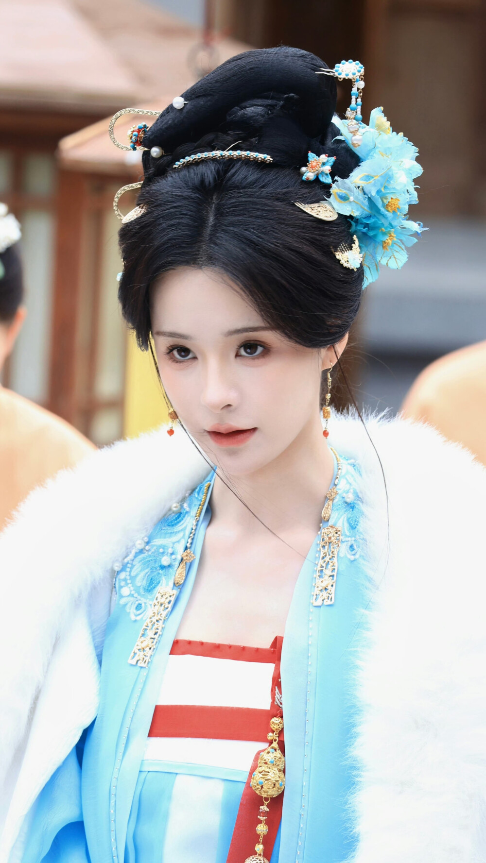孟娜