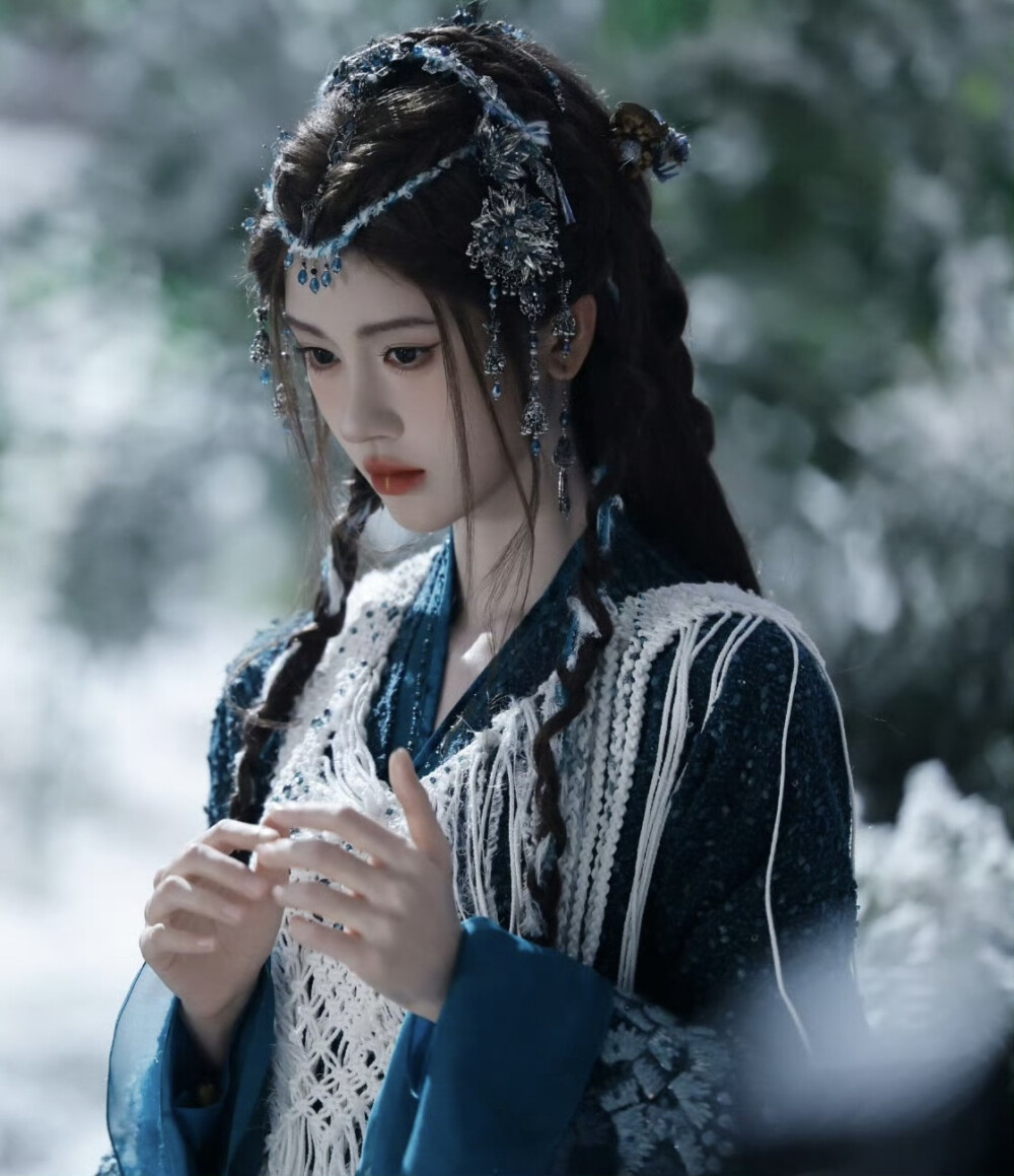 月鳞绮纪
