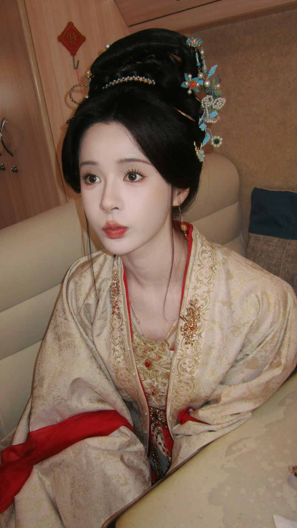孟娜