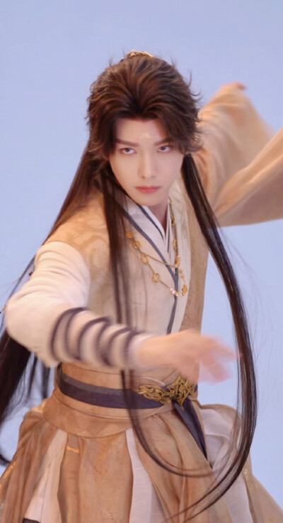 王以纶《佳偶天成》金轮