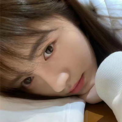 我感觉她是全世界最可爱的女孩纸阿