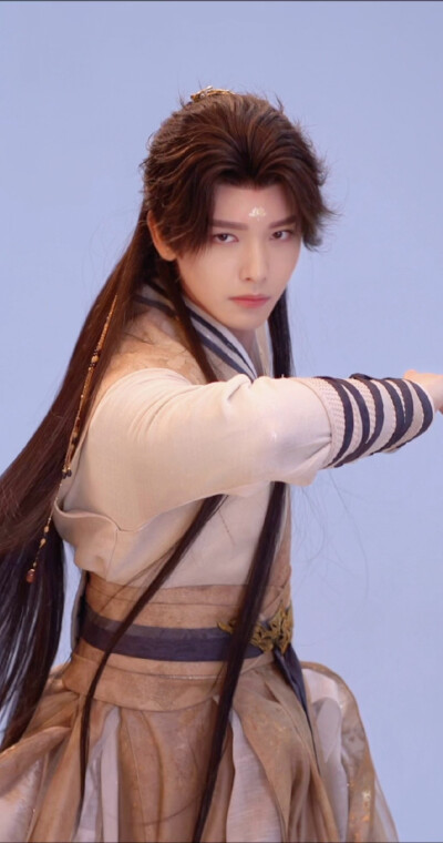 王以纶《佳偶天成》金轮