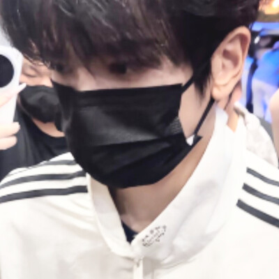 我们都站在时间的河里