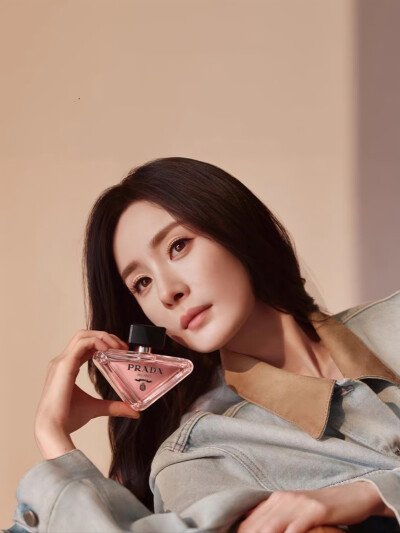 杨幂/Prada香氛代言人