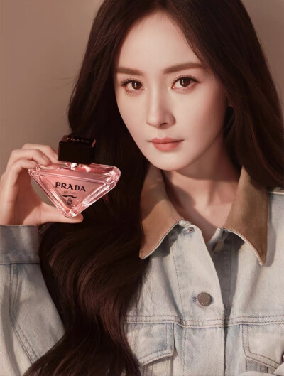 杨幂/Prada香氛代言人