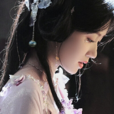 仙子何必早早归来呢