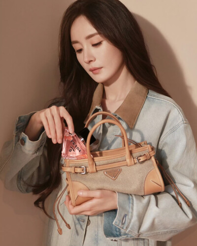 杨幂/Prada香氛代言人