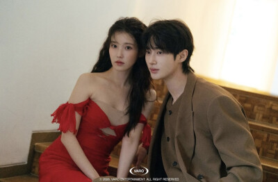 IU 边佑锡