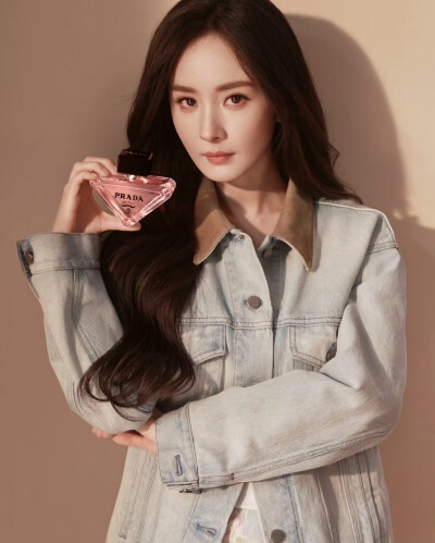 杨幂/Prada香氛代言人