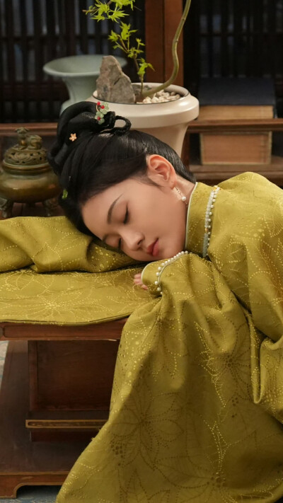 荣华令 张译兮