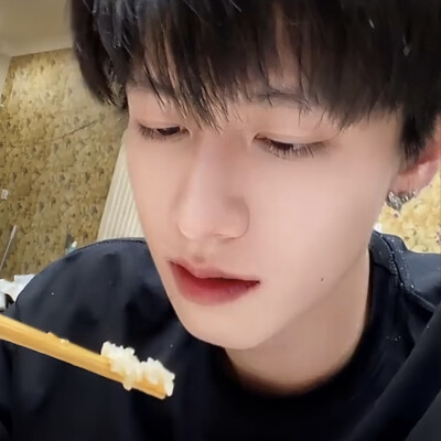 其实我呀已经换了牙齿
