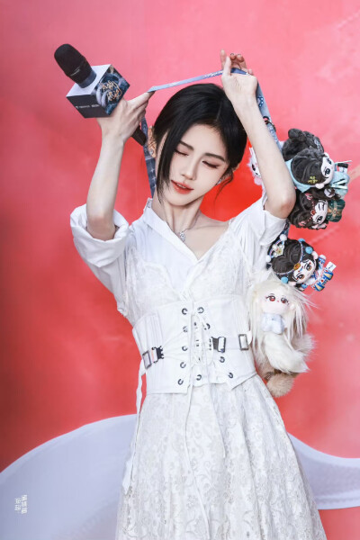 鞠婧祎