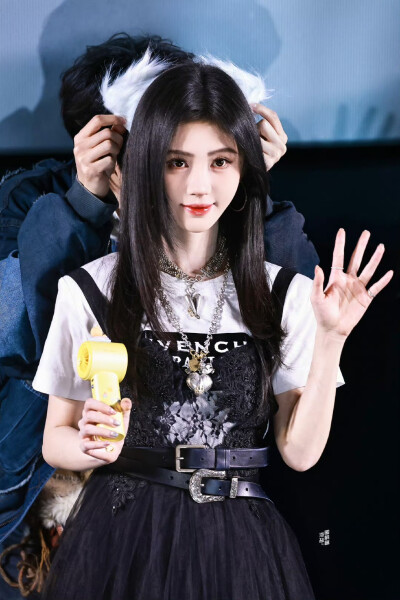 鞠婧祎