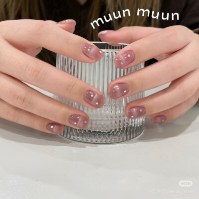 nails