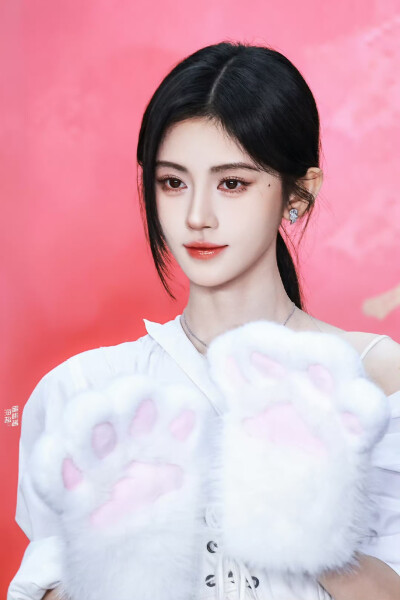 鞠婧祎