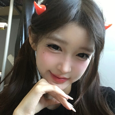 萌心自问后发现自己还不够坏