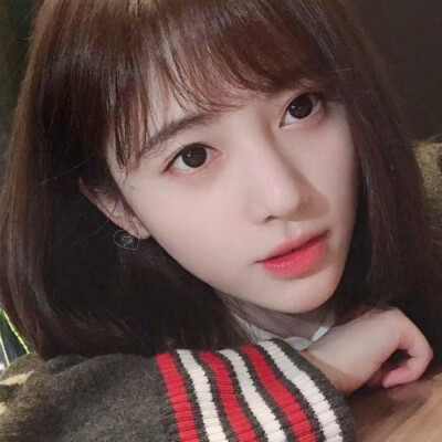 千万不要给我的宝贝吃雪糕 不然她会觉得很好吃 然后每天口袋里就会少两块钱 你这样会害了我女儿木有钱上幼儿园哦