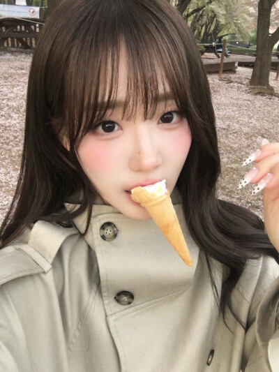 尹舒妍