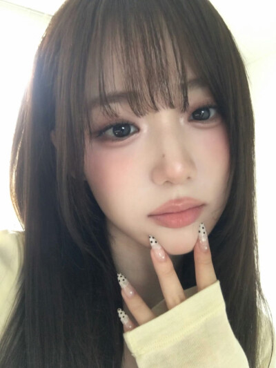 尹舒妍